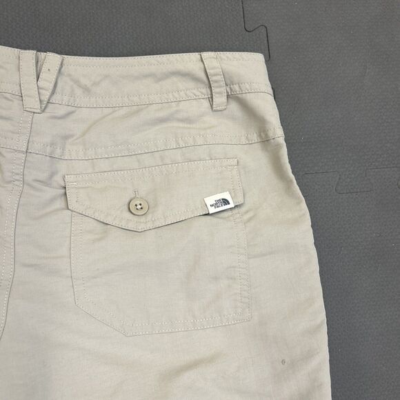 The North Face Shorts Womens 4 Beige Kahki Flap Pockets Outdoors Casual FS Chrty - Picture 11 of 13